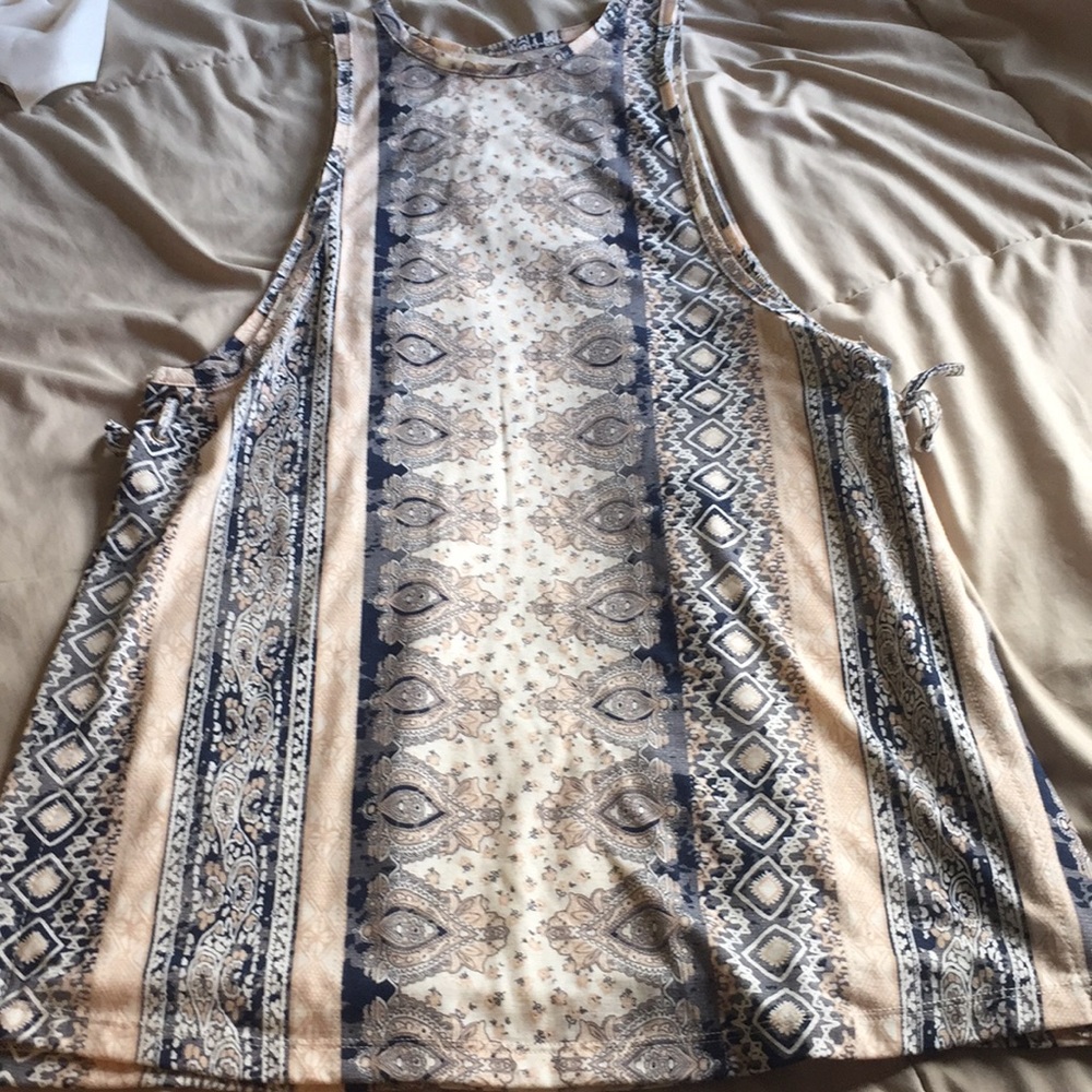 😎Boho Style Floral Tank Top 🦋